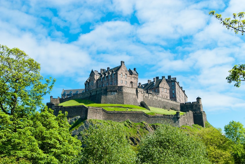 Edinburgh Day Trip with Bus Tour & Edinburgh Castle Entry