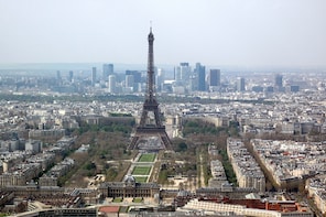 2-Day Paris Tour with Cruise & Eiffel Tower from London