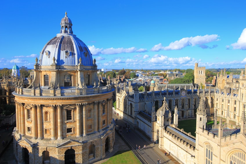 Windsor, Oxford & Stonehenge Day Tour with Admission & Lunch