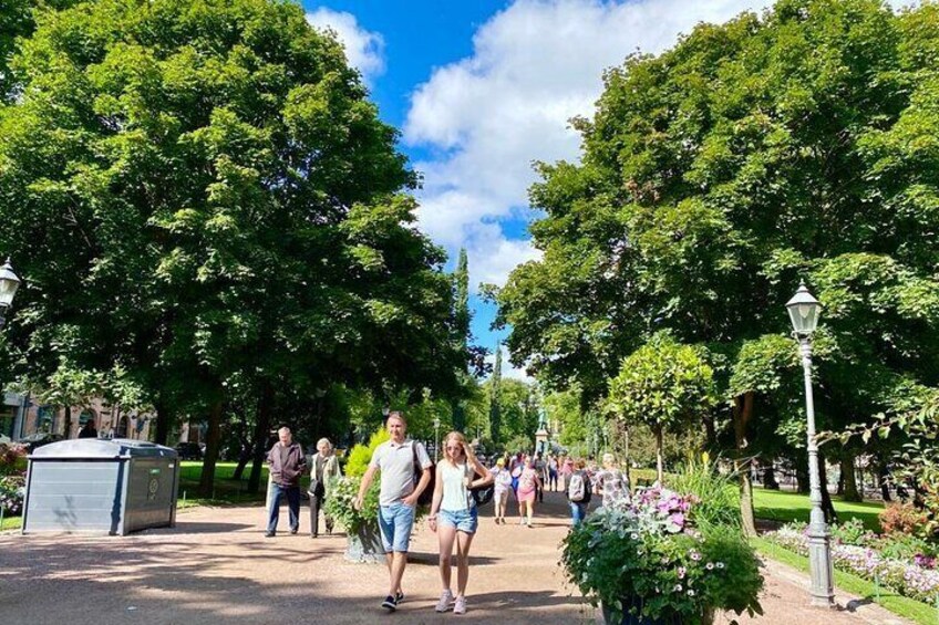 Helsinki in Nutshell: Suomenlinna & City Highlights by Eco-Friendly Ways