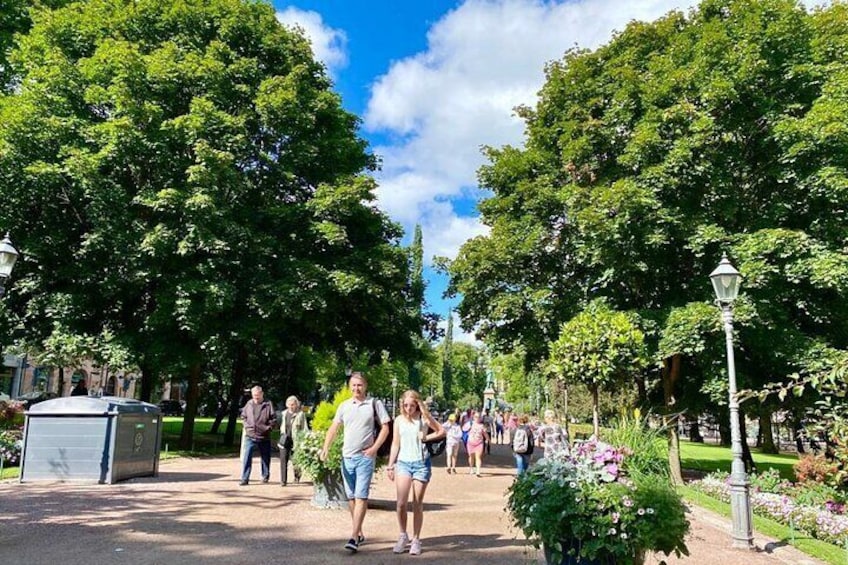 Helsinki in Nutshell: Suomenlinna & City Highlights by Eco-Friendly Ways