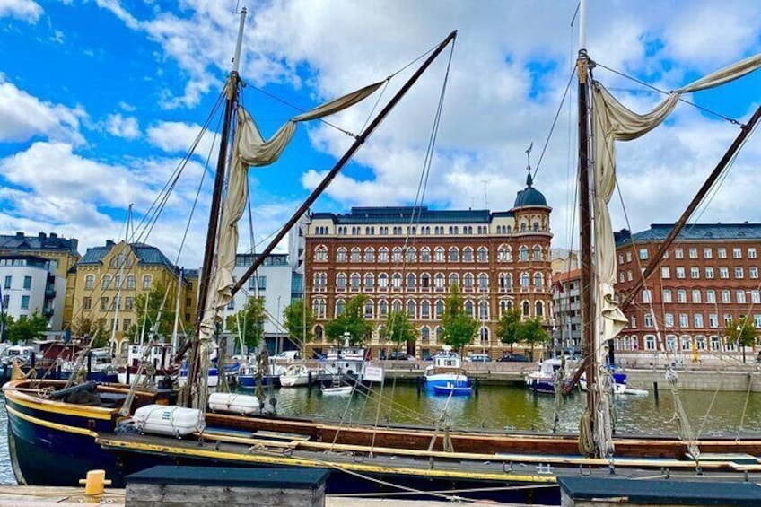 Helsinki in Nutshell: Suomenlinna & City Highlights by Eco-Friendly Ways