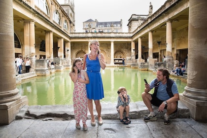 Visita guiada de un día al castillo de Windsor, Stonehenge y Bath desde Lon...