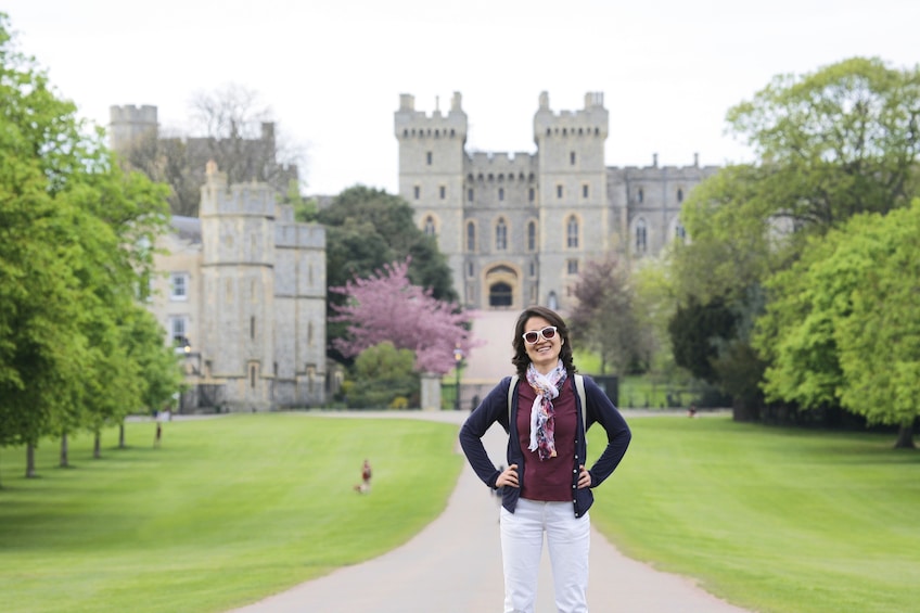 Windsor Castle, Stonehenge and Bath Day Tour with Lunch Pack