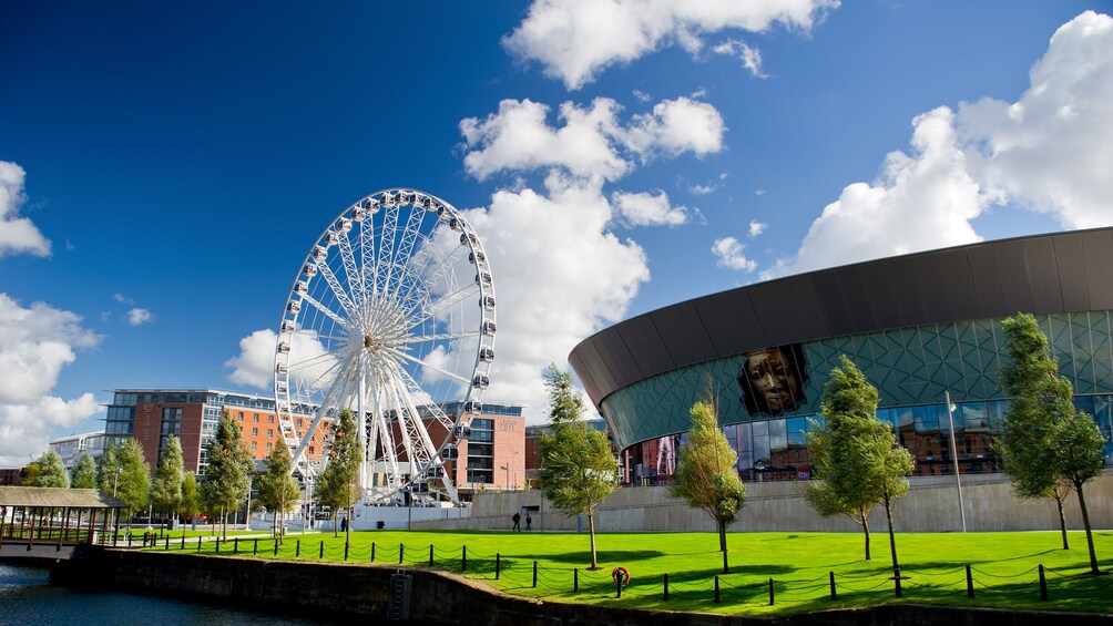 ferris wheel at Liverpool museum in London