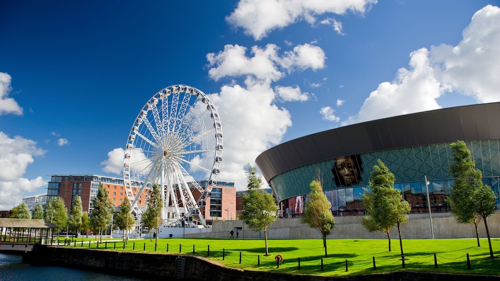 ferris wheel at Liverpool museum in London