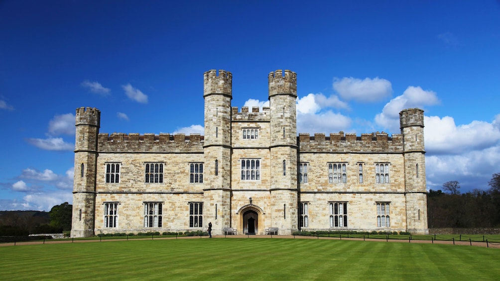 front exterior of Leeds Castle in Kent, England