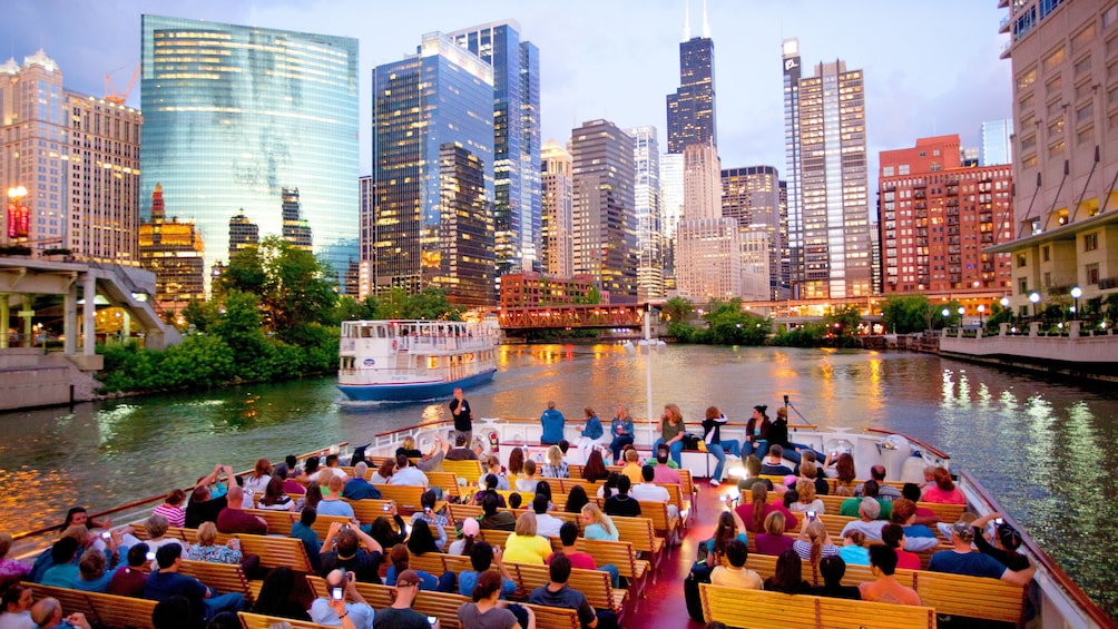 River tour boat in Chicago