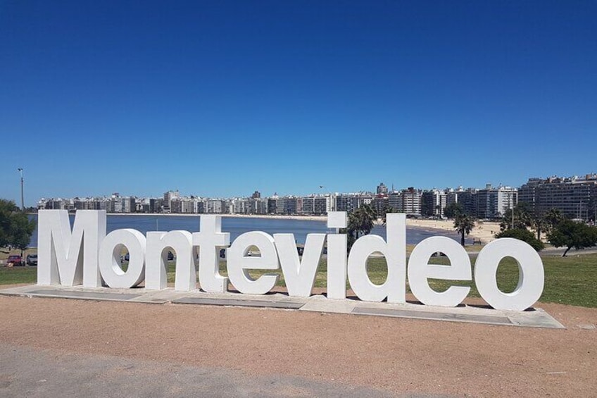 Montevideo sign