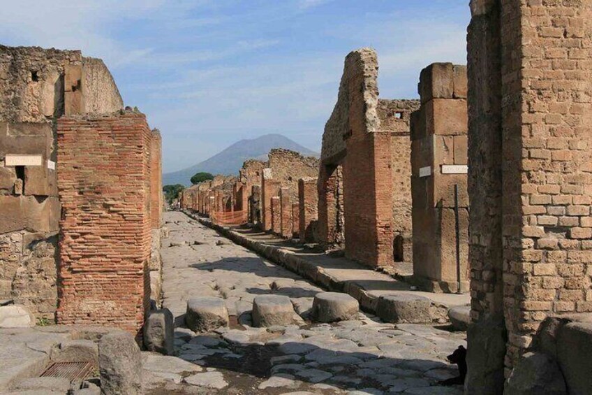 Pompeii & Amalfi day Trip from Naples