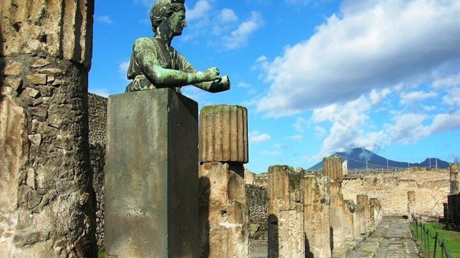 Pompeii & Amalfi day Trip from Naples