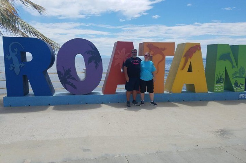 roatan sign