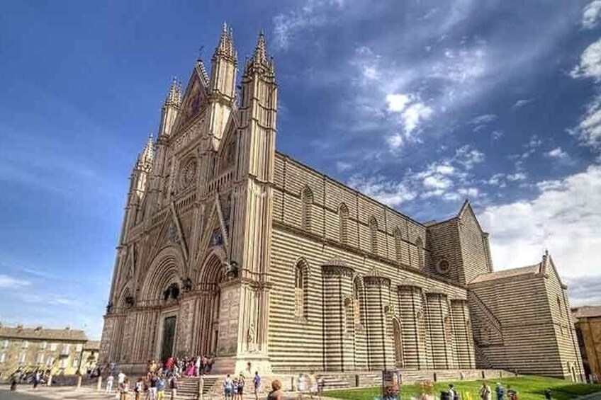 Orvieto and Civita di Bagnoregio from Civitavecchia Port Private Day Tour