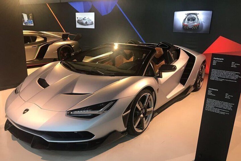 Lamborghini Full Day Experience: Test Drive, Lunch, Lamborghini Gadget included