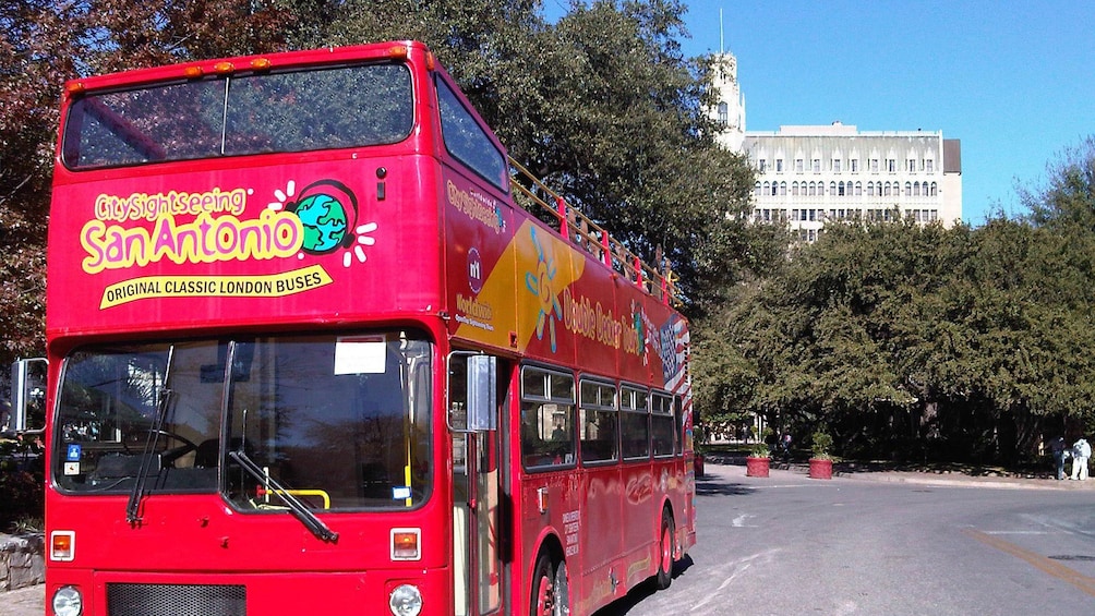 tour bus in san antonio