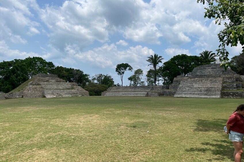 Altun Ha Mayan Ruins and River Wallace and Manatee Watch Tour