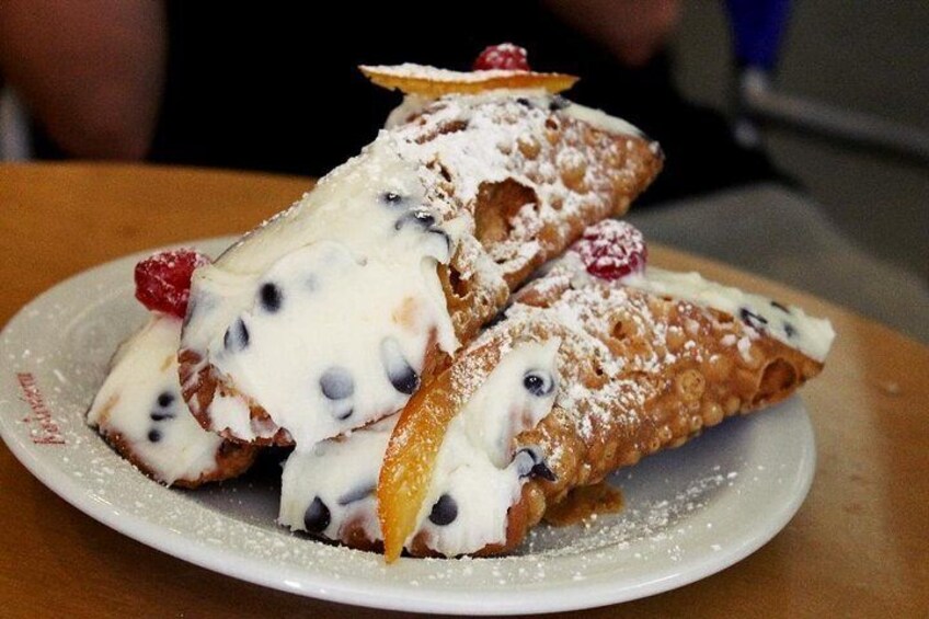 Typical Sicilian Cannoli