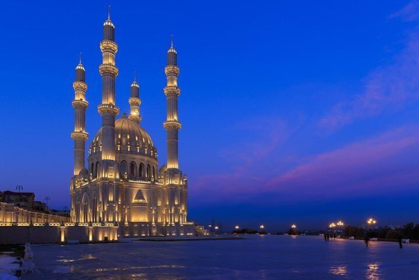 4 Days Tour: Airport Pickup + Old City + Night Tour + Day Trip Baku + Gabala