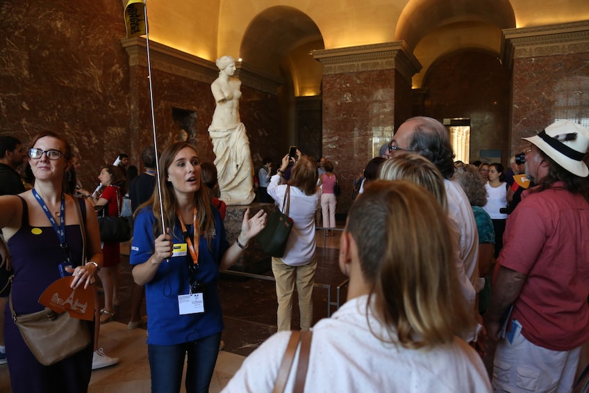 Louvre Museum: 3-Hour Comprehensive Tour with Skip the Line 