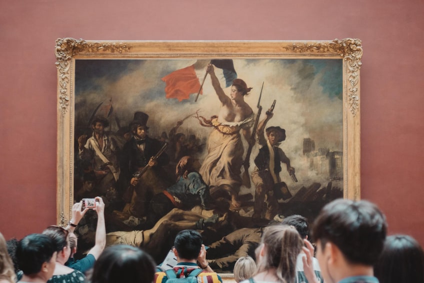 Louvre Museum Masterpieces Guided Tour with Priority Access