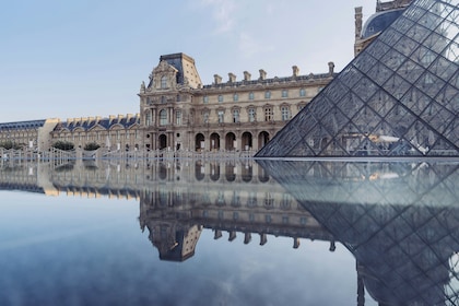 Obras maestras del Museo del Louvre Visita totalmente guiada con acceso res...