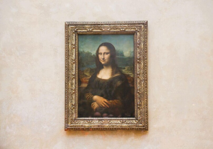 Louvre Museum Masterpieces Fully Guided Tour with Reserved Access 