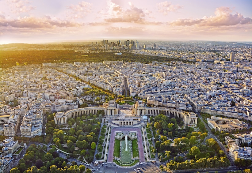 Eiffel Tower Priority Access Tour with Optional Summit