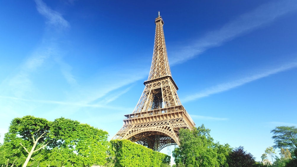 Eiffel Tower Guided Tour with Optional Summit Tickets