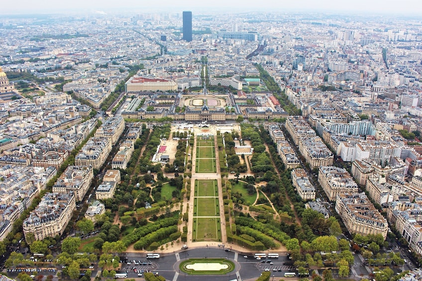Eiffel Tower Priority Access Tour with Optional Summit