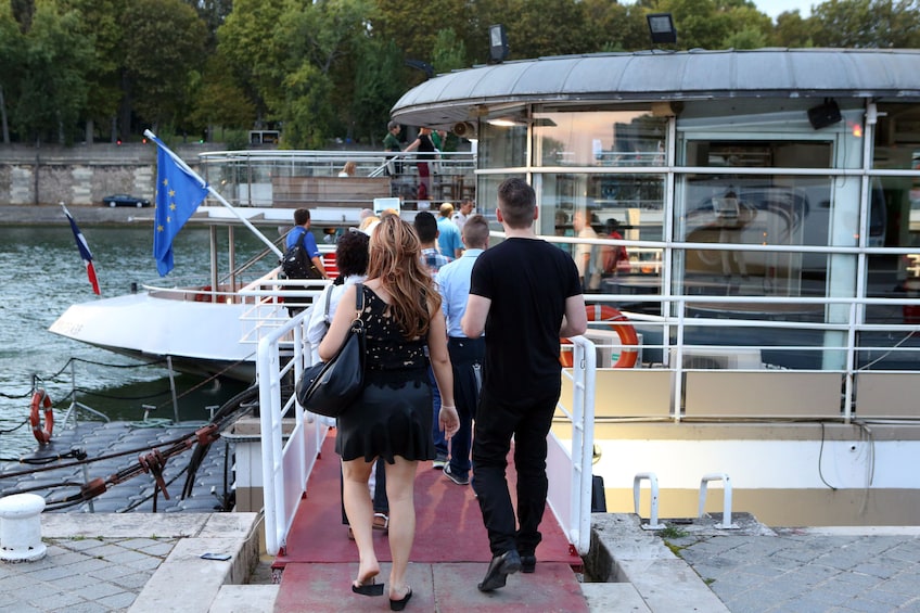 Eiffel Tower Tour with Seine River Cruise & Optional Summit