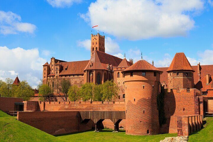 Malbork Castle Tour: 6-Hour Private Tour to The Largest Castle in The World