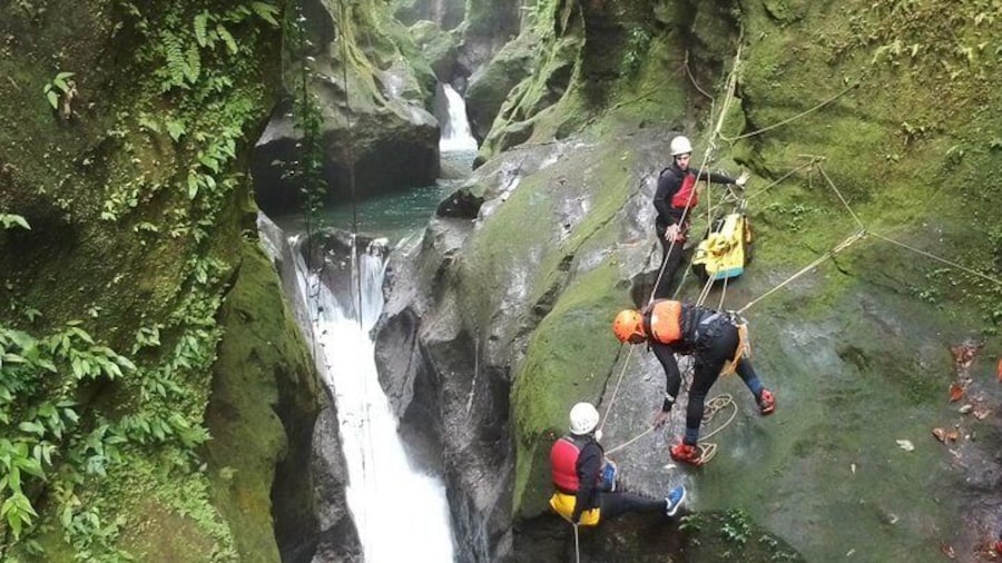 Waterfall Rappel Advanced