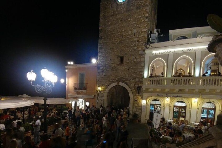 Taormina city center by night @Walk Around Sicily transfer excursion and limo service from Catania