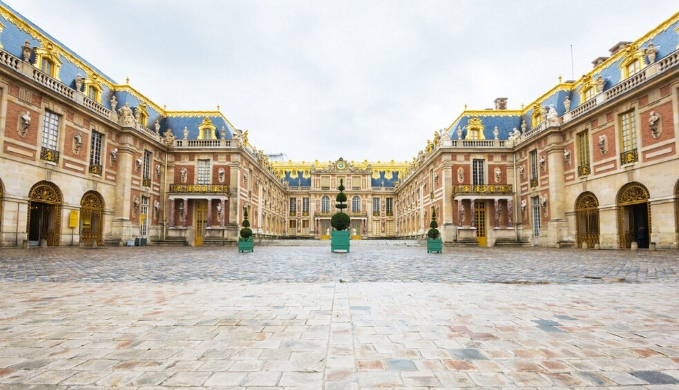 Palace of Versailles & Trianon Full-Day Tour with Lunch
