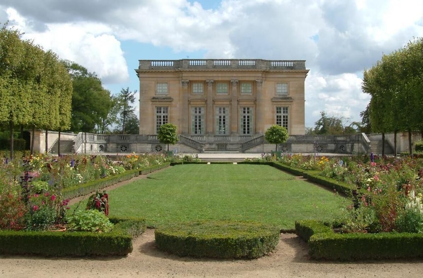 Palace of Versailles & Trianon, Extended Tour from Paris