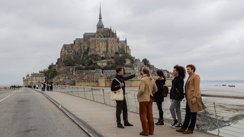 Mont St. Michel: Round-trip from Paris