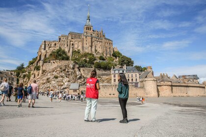 Mont St. Michel: tour guidato con andata e ritorno da Parigi
