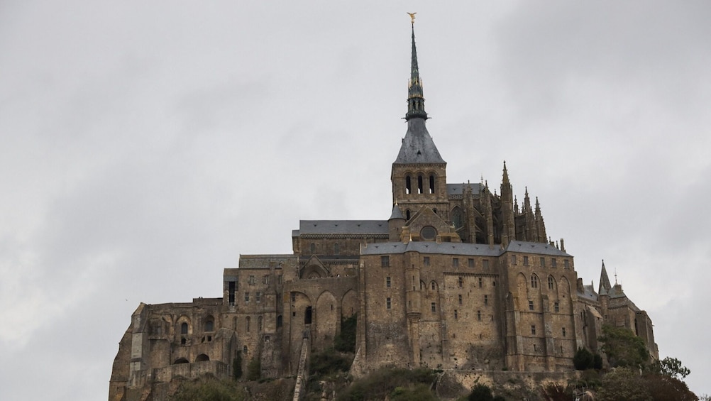 Mont St. Michel: Round-trip from Paris