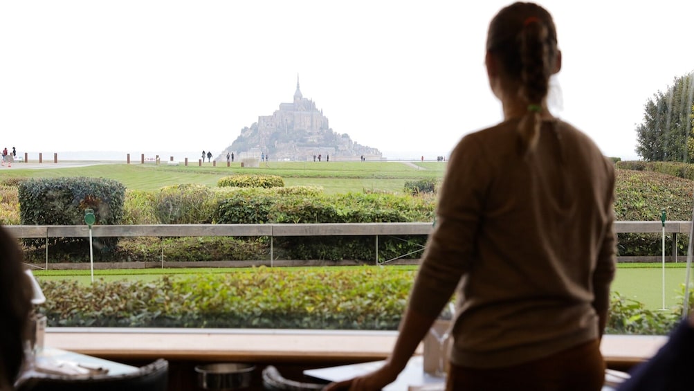 Mont St. Michel: Round-trip from Paris