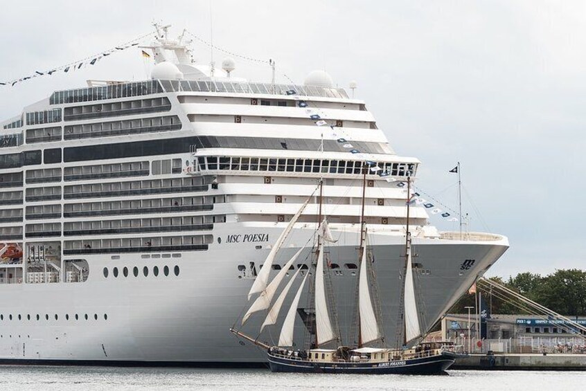 Private Transfer from Zaandam to cruise port in Amsterdam