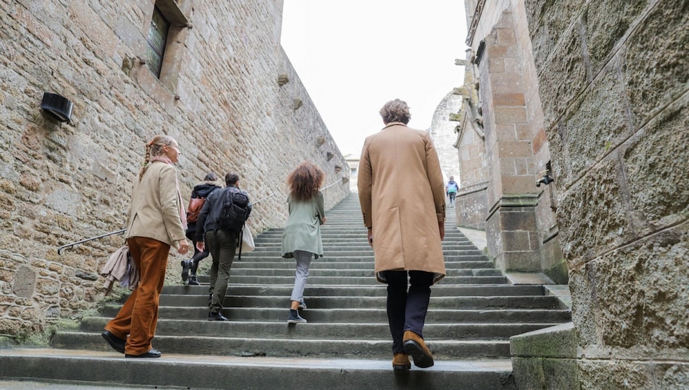 2-Day Mont Saint Michel & Loire Castles & Wine Tasting Tour