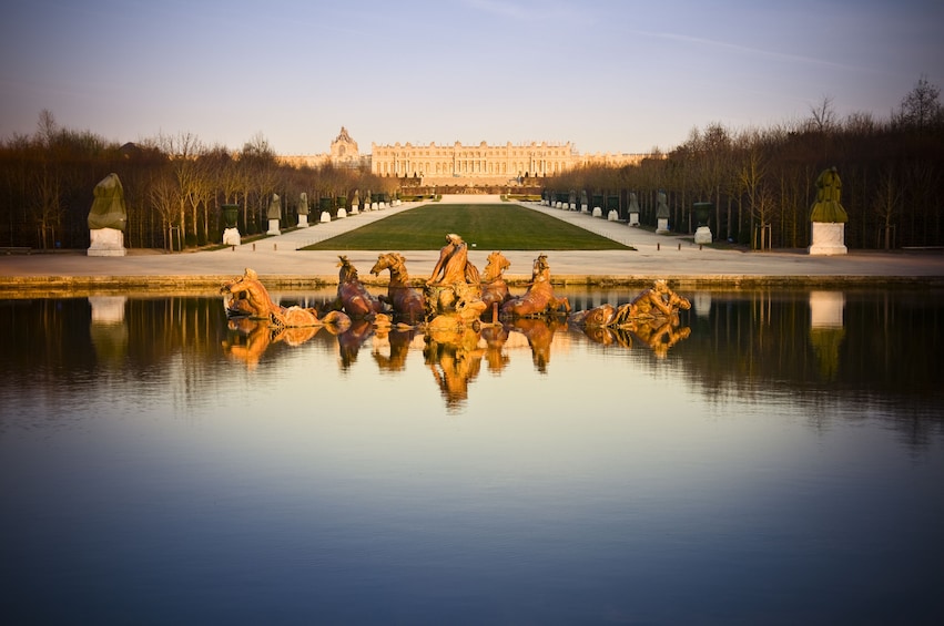 Palace of Versailles Tickets with Audio-Guide and Transfers from Paris