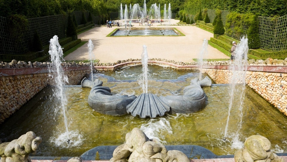 Palace of Versailles Tickets with Audio-Guide and Transfers