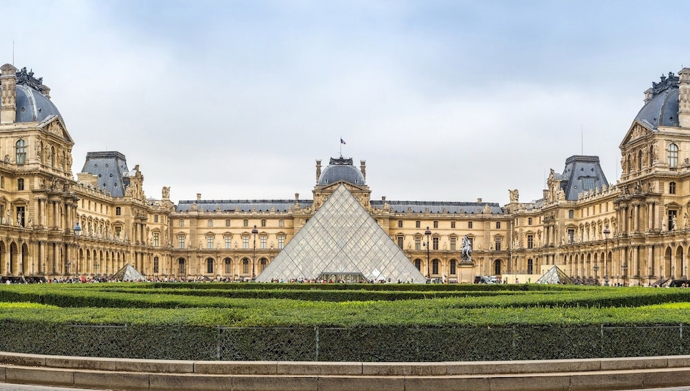 louvre museum audio tour