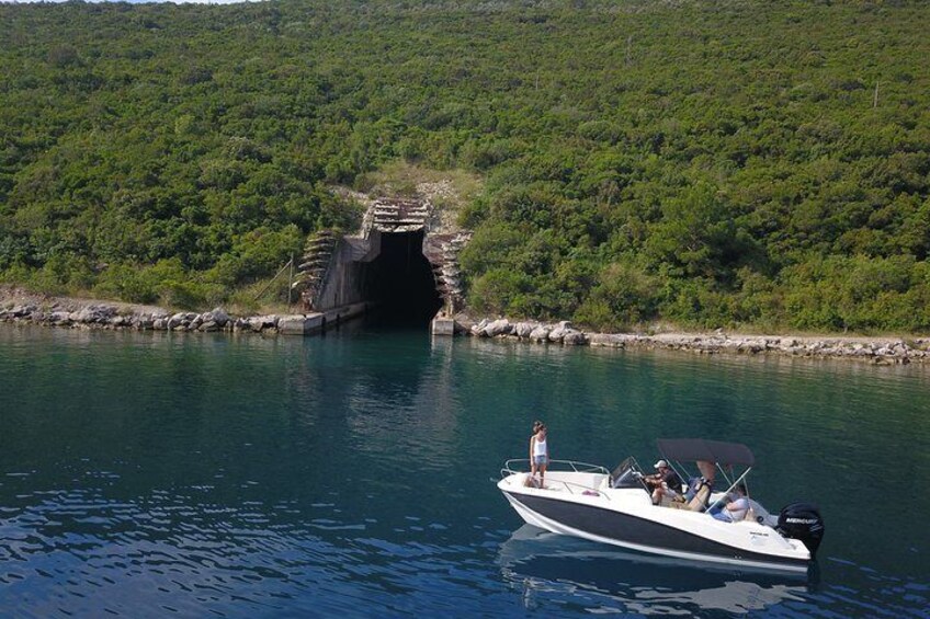 3h-Private Bout: Kotor bay and Blue Cave attraction (Free Drinks)