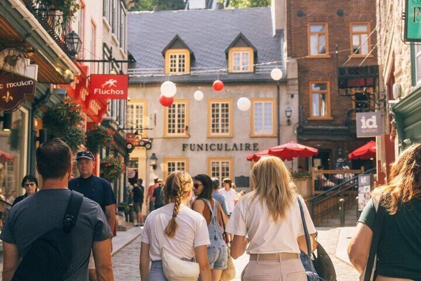 Shore Excursion: Private Walking Tour with Funicular Included