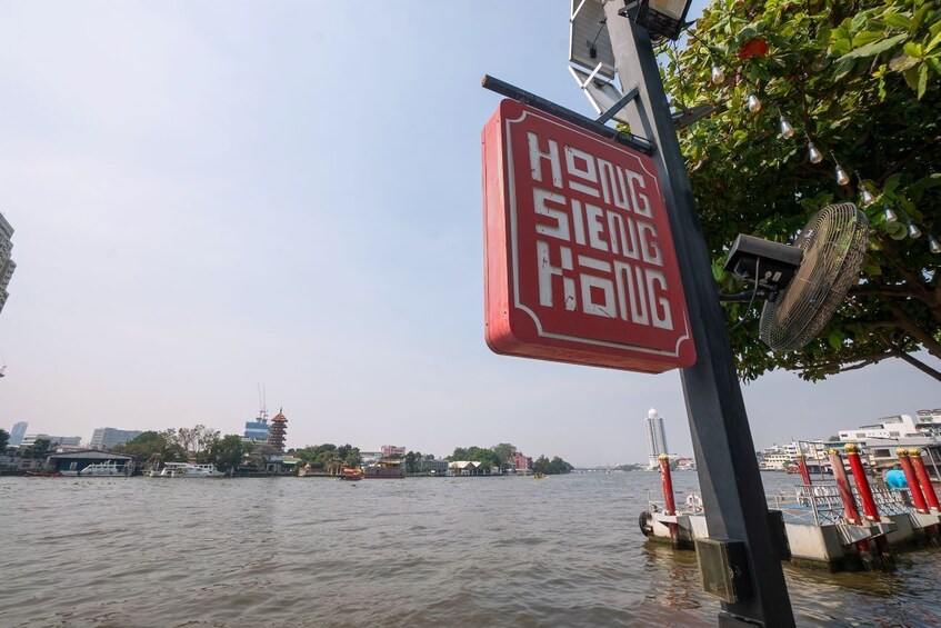Bangkok’s Small Group Hidden Talad Noi and Chinatown Street Food Tour