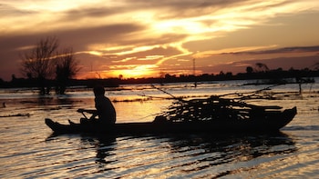 Phnom Penh: Small-Group Mekong Sunset Tour