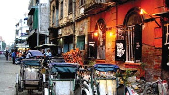 Phnom Penh: Small-Group Cambodian History Tour