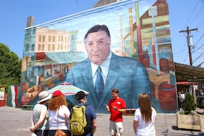 Philadelphia: 9th Street Italian Market Small-Group Tour